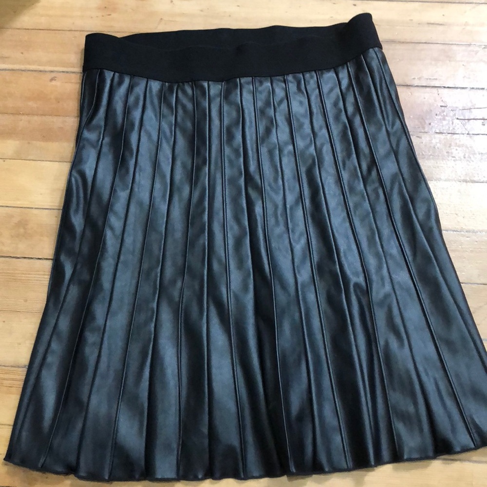 Black Alfani faux leather skirt sz 8p